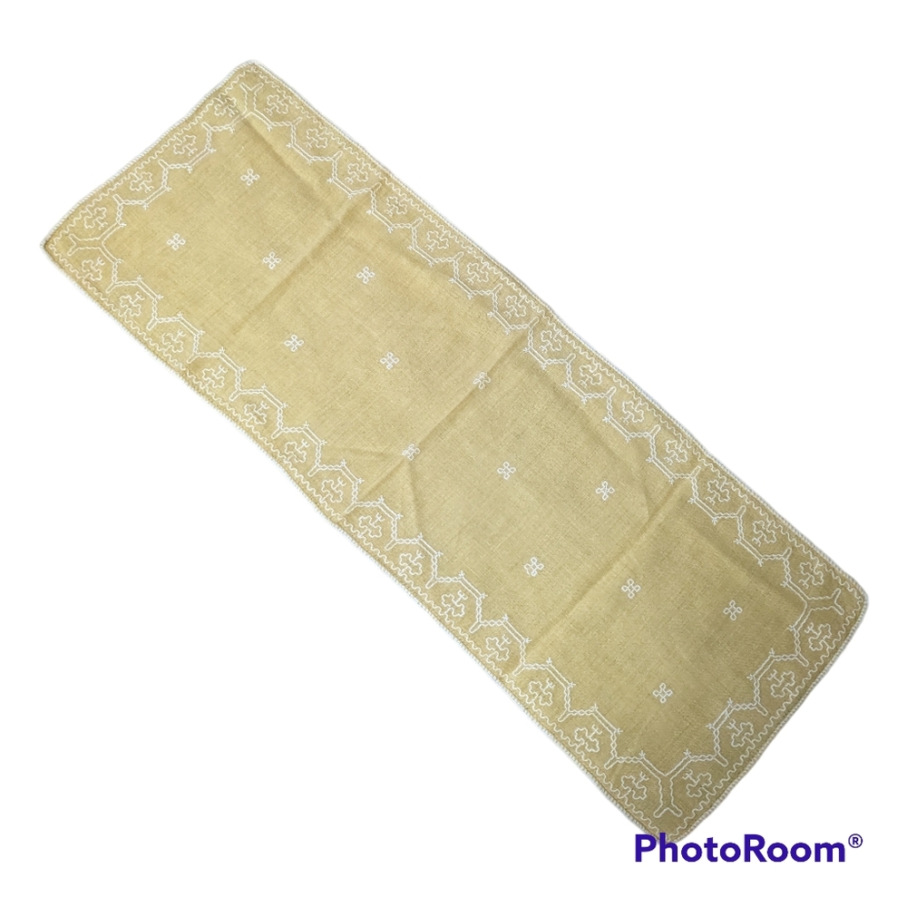 VTG MCM Yellow W White Embroidery Linen Doily Dresser  Table Scarf, Runner 42"